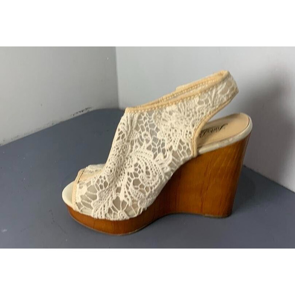 Lucky Brand Womens Ivory Lace Wedge Sandals Size 8 - Picture 4 of 8